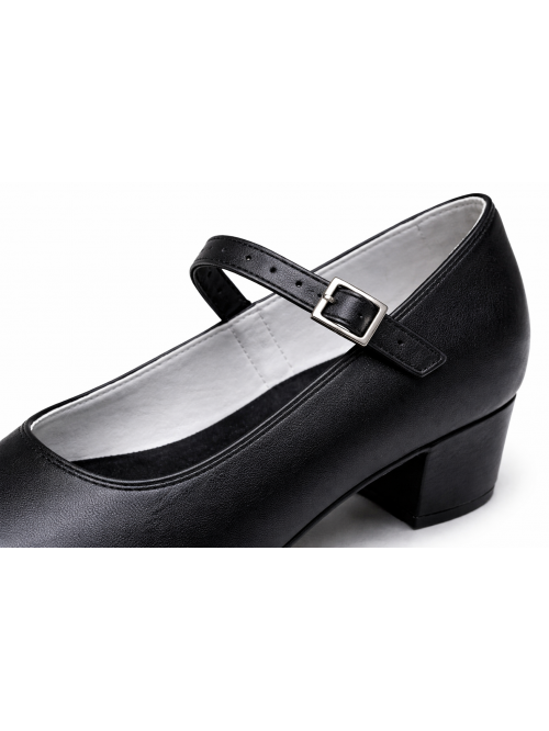 შავი ფეხსაცმელი