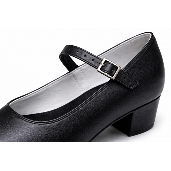 შავი ფეხსაცმელი